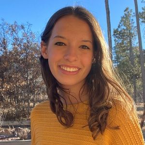 Meet your Posher, Alyssa